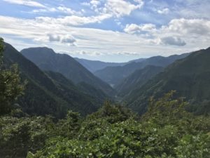 大川村大北川のV字谷