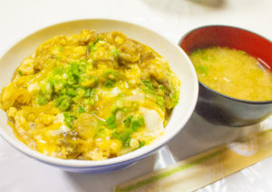【筒井食堂】牛すじ丼