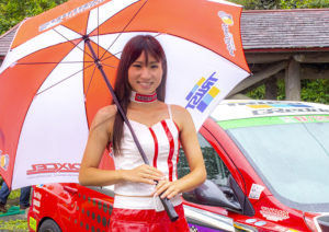レースクイーンの西山絵里香さん