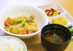 【結いの里】はちきん地鶏の鶏じゃが定食