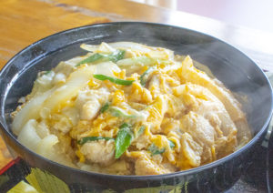 里の茶屋はちきん地鶏の親子丼