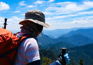 東三ツ森山-野地峰縦走登山