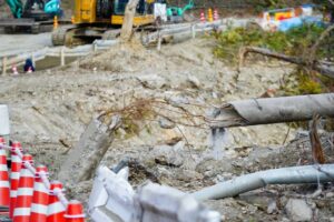 土砂崩れによる県道通行止め開通
