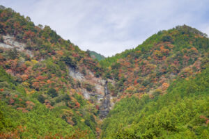 紅葉の小金滝