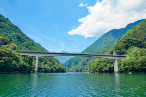 ポンツーンボート早明浦ダム遊覧船小松川橋