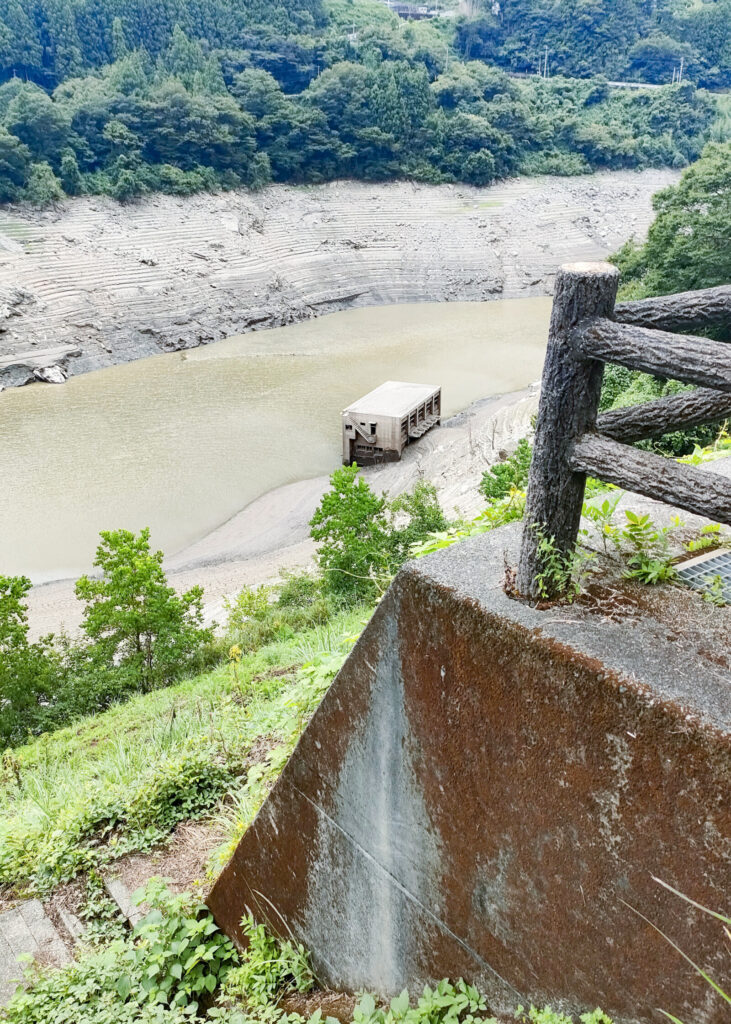 さめうらダムに沈む旧役場